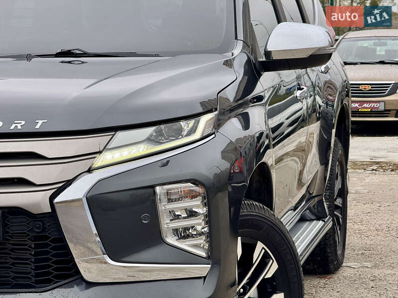 Внедорожник / Кроссовер Mitsubishi Pajero Sport 2019 в Киеве