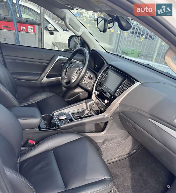 Внедорожник / Кроссовер Mitsubishi Pajero Sport 2019 в Киеве фото 5 Внедорожник / Кроссовер Mitsubishi Pajero Sport 2019 в Киеве