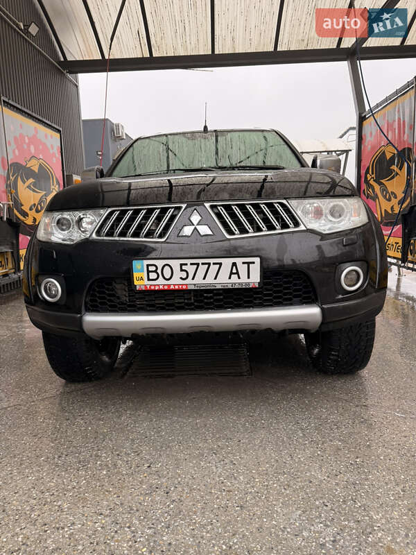 Внедорожник / Кроссовер Mitsubishi Pajero Sport 2011 в Черновцах