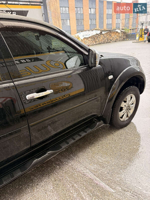 Внедорожник / Кроссовер Mitsubishi Pajero Sport 2011 в Черновцах