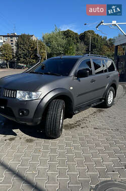 Позашляховик / Кросовер Mitsubishi Pajero Sport 2011 в Ромнах