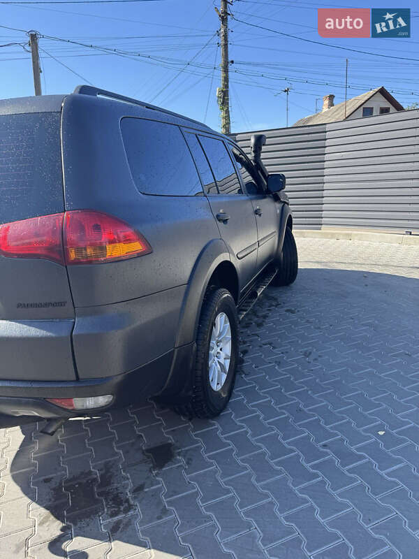 Внедорожник / Кроссовер Mitsubishi Pajero Sport 2011 в Ромнах фото 8 Внедорожник / Кроссовер Mitsubishi Pajero Sport 2011 в Ромнах