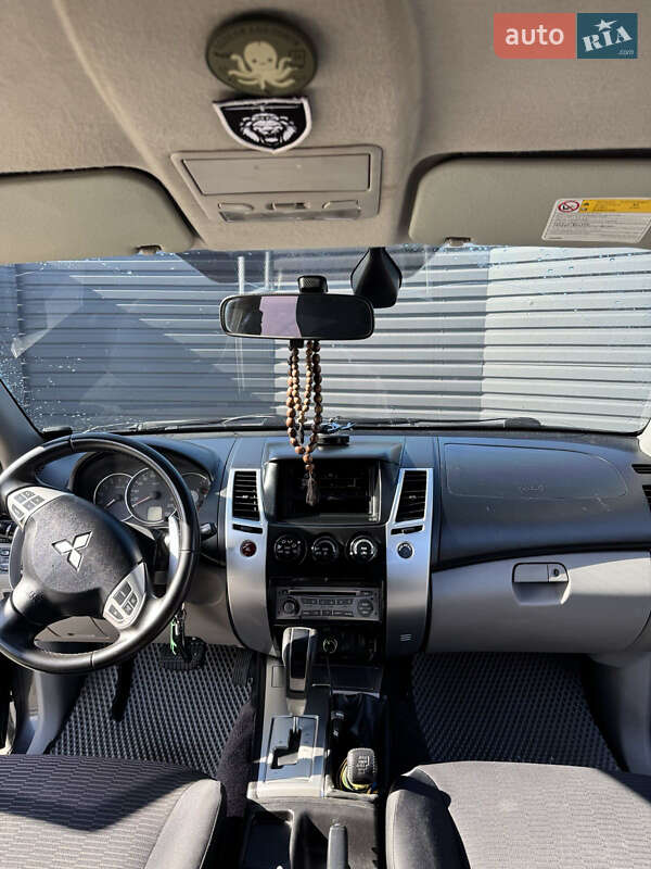 Внедорожник / Кроссовер Mitsubishi Pajero Sport 2011 в Ромнах фото 13 Внедорожник / Кроссовер Mitsubishi Pajero Sport 2011 в Ромнах