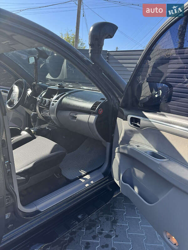 Внедорожник / Кроссовер Mitsubishi Pajero Sport 2011 в Ромнах фото 15 Внедорожник / Кроссовер Mitsubishi Pajero Sport 2011 в Ромнах