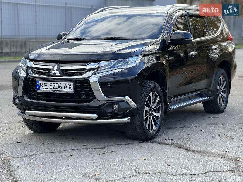 Внедорожник / Кроссовер Mitsubishi Pajero Sport 2017 в Днепре
