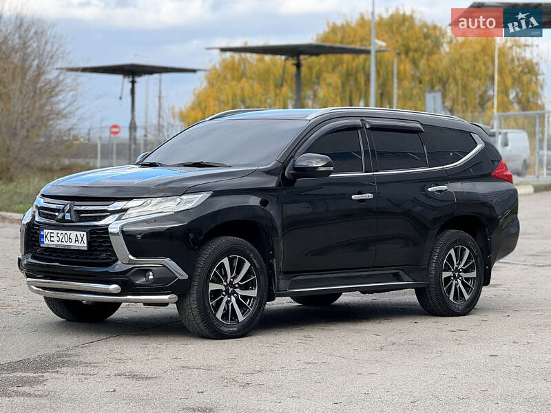 Внедорожник / Кроссовер Mitsubishi Pajero Sport 2017 в Днепре
