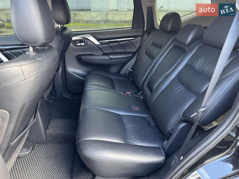 Внедорожник / Кроссовер Mitsubishi Pajero Sport 2017 в Днепре