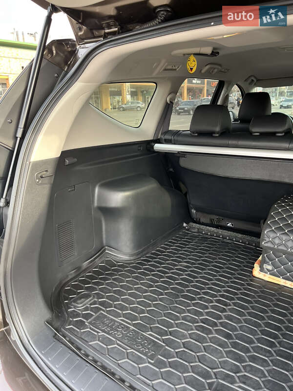 Внедорожник / Кроссовер Mitsubishi Pajero Sport 2021 в Казанке фото 23 Внедорожник / Кроссовер Mitsubishi Pajero Sport 2021 в Казанке