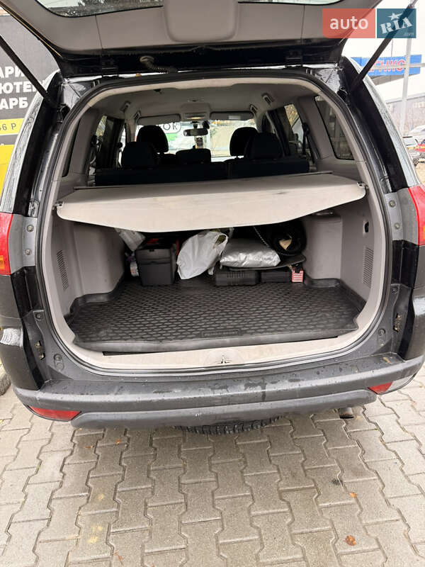 Внедорожник / Кроссовер Mitsubishi Pajero Sport 2011 в Черновцах