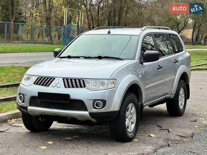 Mitsubishi Pajero Sport 2013