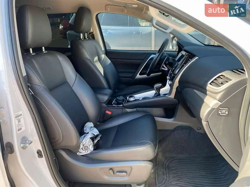 Внедорожник / Кроссовер Mitsubishi Pajero Sport 2024 в Киеве фото 28 Внедорожник / Кроссовер Mitsubishi Pajero Sport 2024 в Киеве