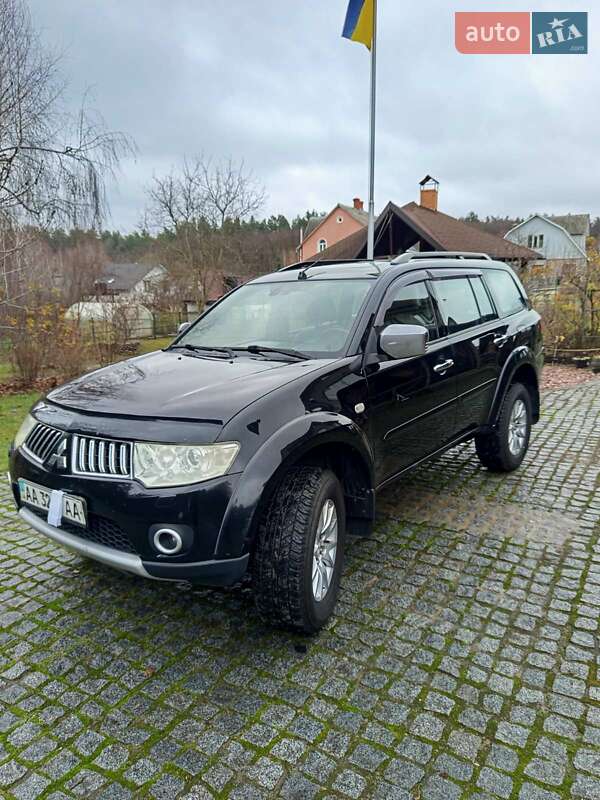 Внедорожник / Кроссовер Mitsubishi Pajero Sport 2013 в Киеве