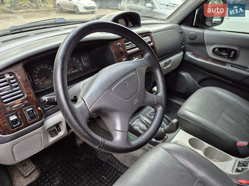 Внедорожник / Кроссовер Mitsubishi Pajero Sport 2004 в Славуте