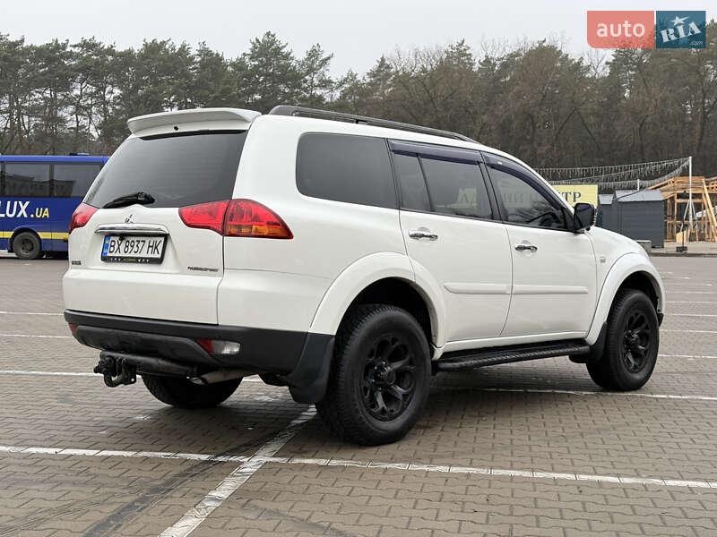 Позашляховик / Кросовер Mitsubishi Pajero Sport 2012 в Києві