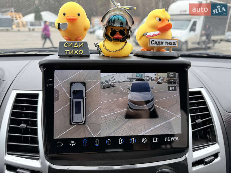 Позашляховик / Кросовер Mitsubishi Pajero Sport 2012 в Києві