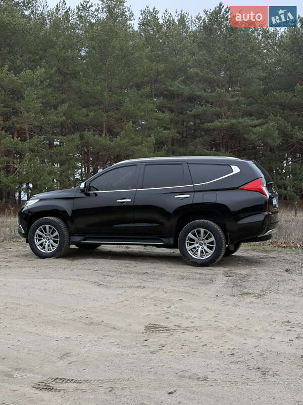 Позашляховик / Кросовер Mitsubishi Pajero Sport 2019 в Дніпрі