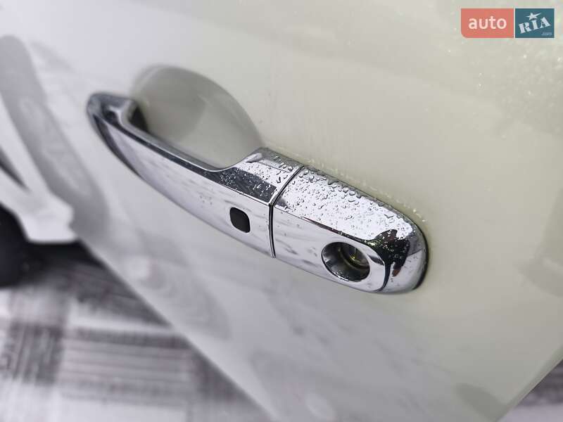 Позашляховик / Кросовер Mitsubishi Pajero Sport 2016 в Києві