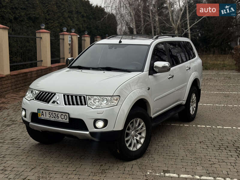 Mitsubishi Pajero Sport 2013