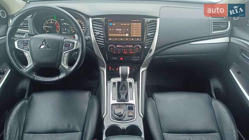 Позашляховик / Кросовер Mitsubishi Pajero Sport 2018 в Києві фото 8 Позашляховик / Кросовер Mitsubishi Pajero Sport 2018 в Києві