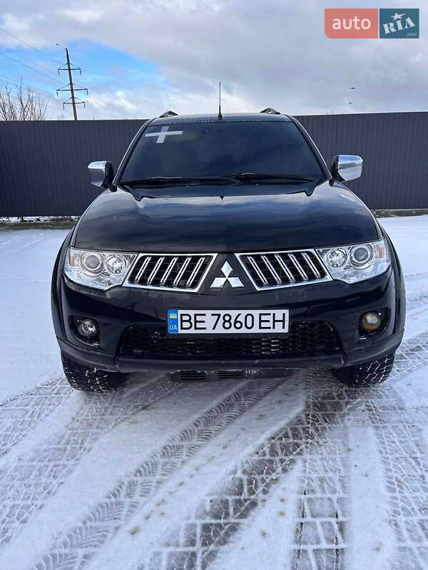 Mitsubishi Pajero Sport 2011