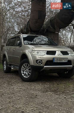 Внедорожник / Кроссовер Mitsubishi Pajero Sport 2010 в Николаеве