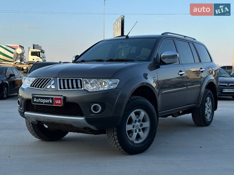 Mitsubishi Pajero Sport 2013