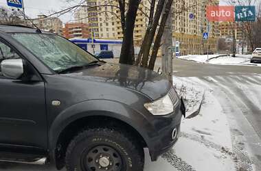 Внедорожник / Кроссовер Mitsubishi Pajero Sport 2011 в Киеве