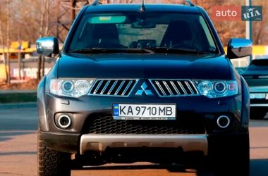 Позашляховик / Кросовер Mitsubishi Pajero Sport 2011 в Києві