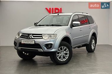 Позашляховик / Кросовер Mitsubishi Pajero Sport 2013 в Києві