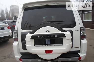 Внедорожник / Кроссовер Mitsubishi Pajero Wagon 2010 в 
