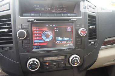 Внедорожник / Кроссовер Mitsubishi Pajero Wagon 2010 в 