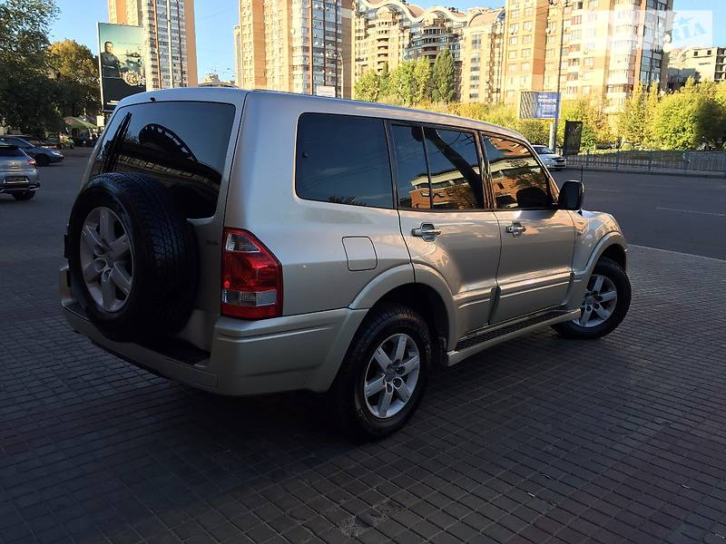 Внедорожник / Кроссовер Mitsubishi Pajero Wagon 2006 в Киеве