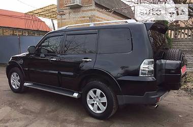 Внедорожник / Кроссовер Mitsubishi Pajero Wagon 2009 в Киеве