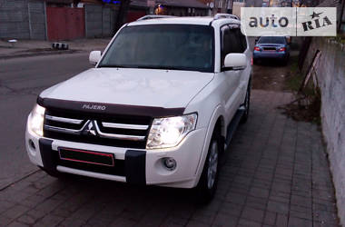 Позашляховик / Кросовер Mitsubishi Pajero Wagon 2010 в 