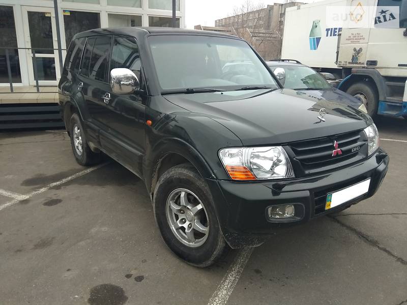 Mitsubishi Pajero 2002 года