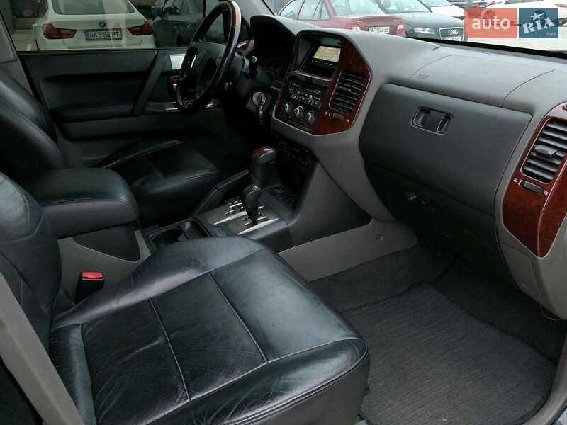 Позашляховик / Кросовер Mitsubishi Pajero Wagon 2005 в Києві