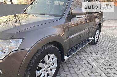Позашляховик / Кросовер Mitsubishi Pajero Wagon 2011 в 