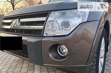 Позашляховик / Кросовер Mitsubishi Pajero Wagon 2011 в 
