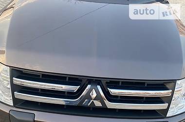 Позашляховик / Кросовер Mitsubishi Pajero Wagon 2011 в 