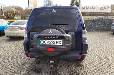Позашляховик / Кросовер Mitsubishi Pajero Wagon 2010 в 