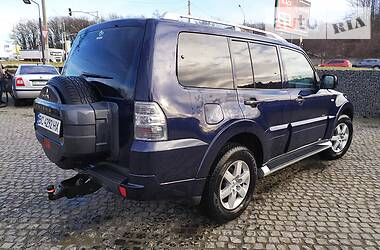 Позашляховик / Кросовер Mitsubishi Pajero Wagon 2010 в 