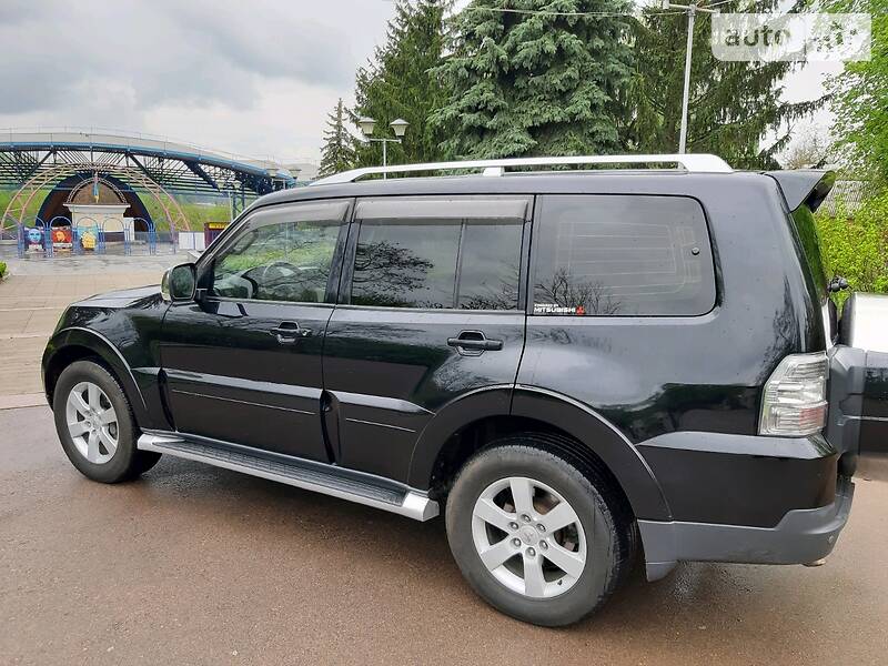 Позашляховик / Кросовер Mitsubishi Pajero Wagon 2008 в Житомирі