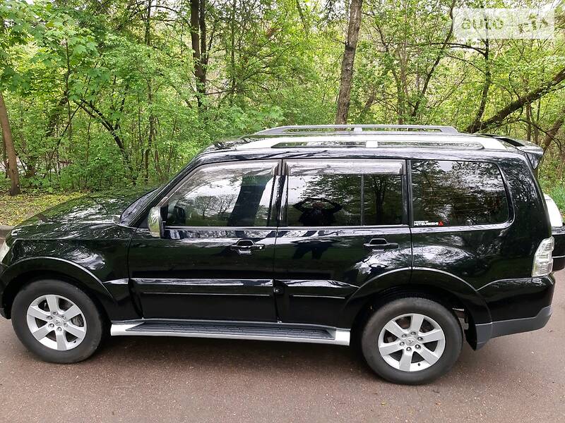 Позашляховик / Кросовер Mitsubishi Pajero Wagon 2008 в Житомирі