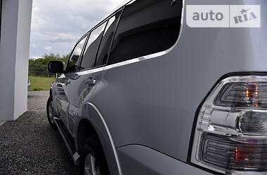 Позашляховик / Кросовер Mitsubishi Pajero Wagon 2007 в 
