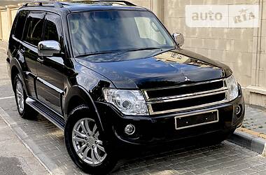 Позашляховик / Кросовер Mitsubishi Pajero Wagon 2015 в 