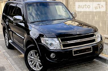 Позашляховик / Кросовер Mitsubishi Pajero Wagon 2015 в 