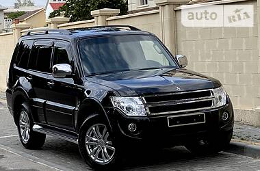 Позашляховик / Кросовер Mitsubishi Pajero Wagon 2015 в 