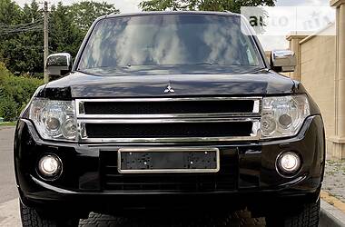 Позашляховик / Кросовер Mitsubishi Pajero Wagon 2015 в 