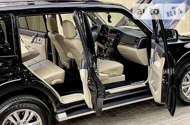 Позашляховик / Кросовер Mitsubishi Pajero Wagon 2015 в 