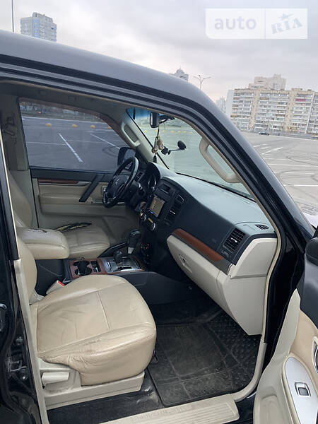 Позашляховик / Кросовер Mitsubishi Pajero Wagon 2007 в Києві